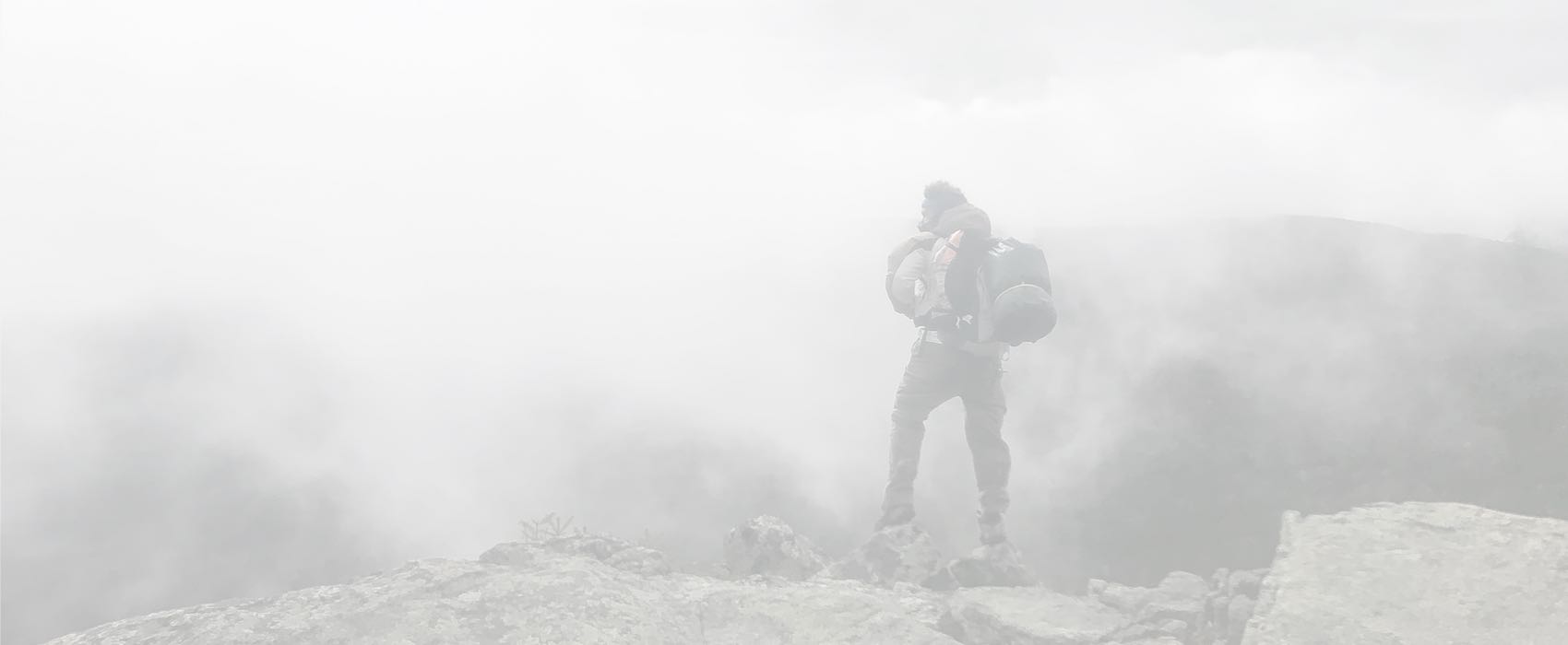 balazs-busznyak-3mtcyvbAqzM-unsplash Camiseta Agitar antes de usar